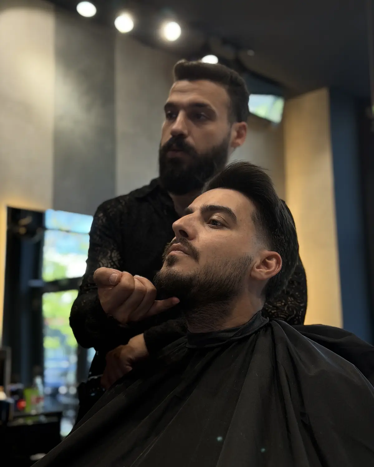 Contur barbă, lucrare de Miro la FRANKIE STUDIO